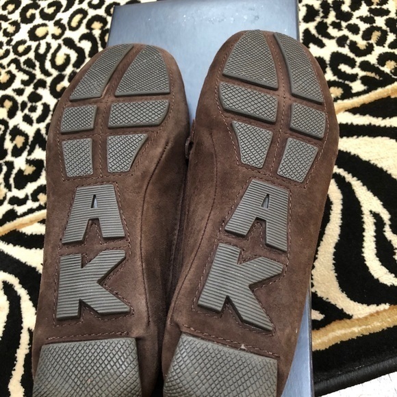 Ann Klein flex chocolate brown‎ suede loafer - Picture 2 of 4
